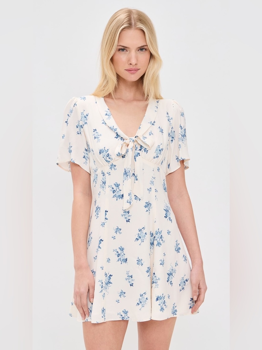 Reformation Tyra Mini Dress Floral Blue Print Feminine Dress Size 2